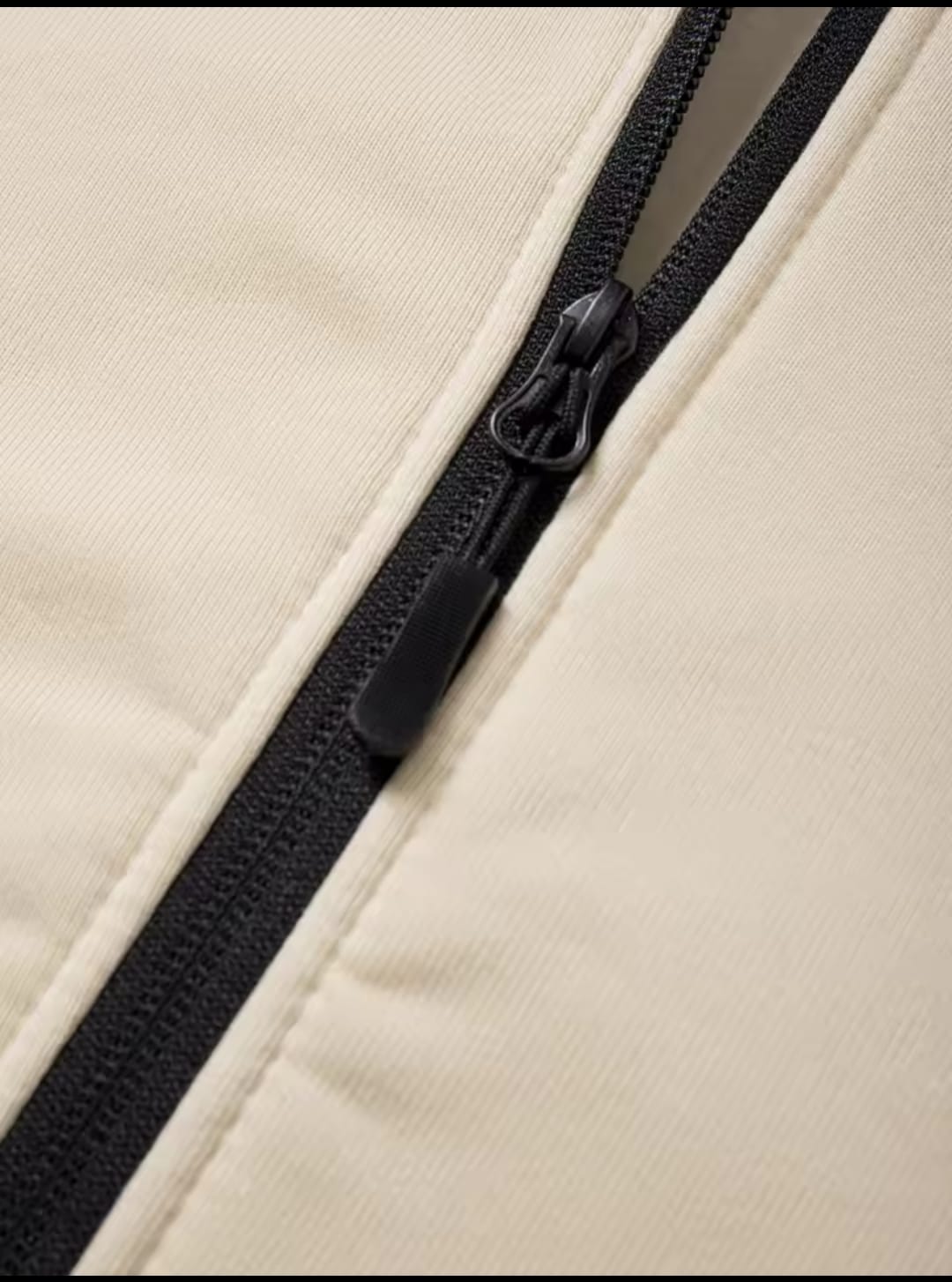 CHAQUETA TIPO CANGURO